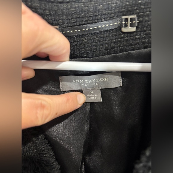 Ann Taylor Petites Wool Blend Blazer Lined Black Decorative Pin Flower Size 0P - Picture 11 of 11